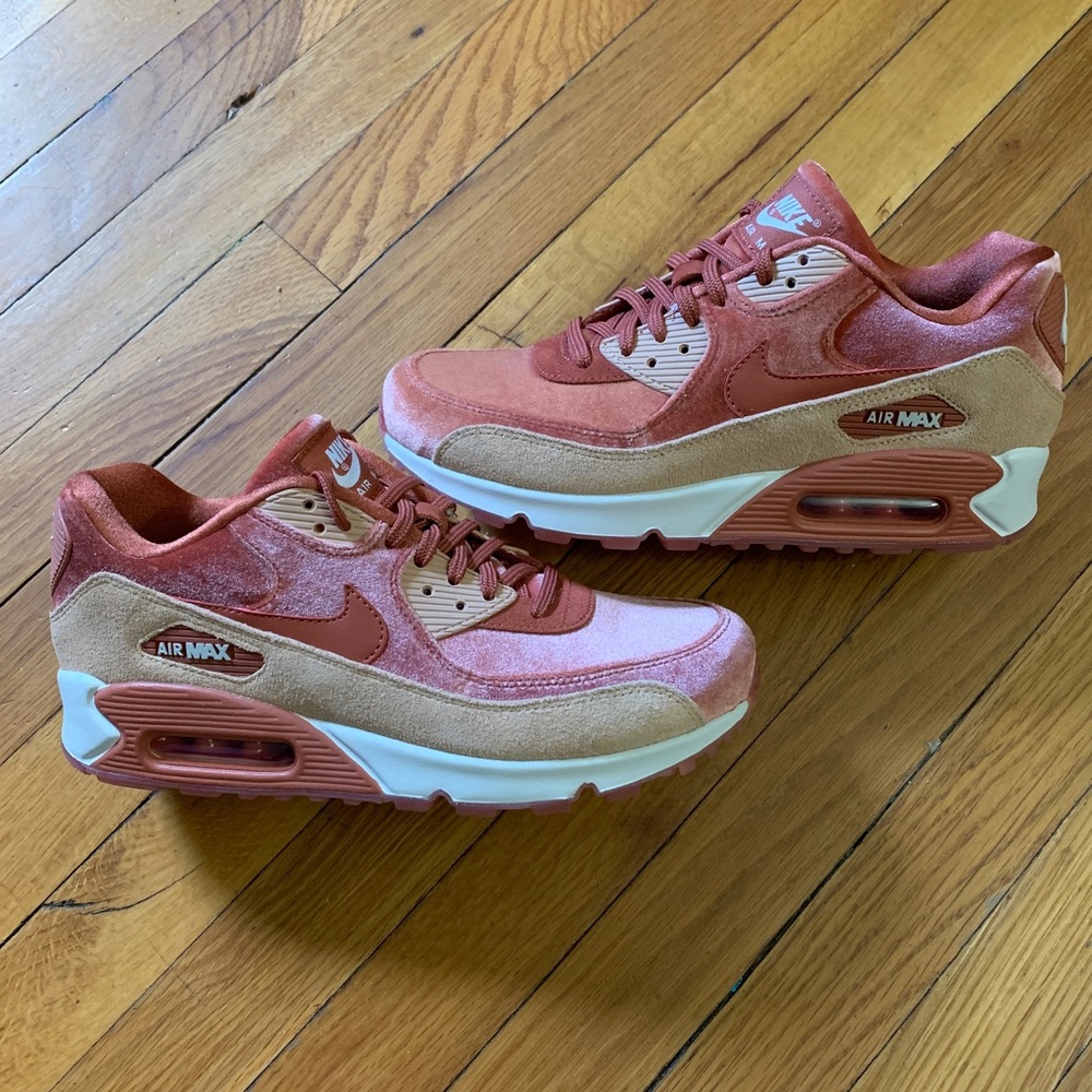 NIKE AIR MAX 90 LX Womens Shoes Dusty Peach